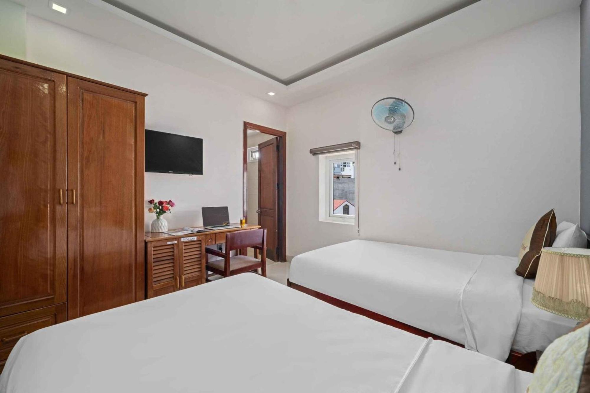 Kingdom Danang Hotel Esterno foto